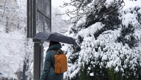 ВРЕМЕНСКА ПРОГНОЗА ДО КРАЈА ФЕБРУАРА: Не одлажите капуте и кишобране