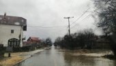 ТЕЖАК ДАН У СРБИЈИ: Пчињски округ у борби са поплавама, становништво стрепи од нових падавина