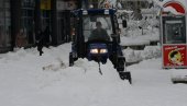 КОМУНАЛЦИМА ПУНЕ РУКЕ ПОСЛА: Снег у Краљевачком крају непрекидно пада дуже од 15 сати