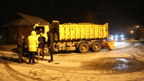 INTERVENISALA ZIMSKA SLUŽBA: Sneg ne otežava saobraćaj u Kikindi