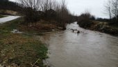 BINAČKA MORAVA NOSI SVE PRED SOBOM: Potopljen administrativni prelaz sa KiM, reka zaustavila i puteve (FOTO/VIDEO)