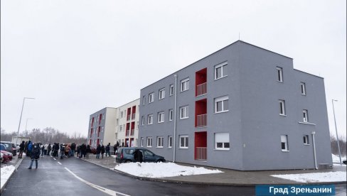 USELJENO 40 IZBEGLIČKIH PORODICA: U novoizgrađenoj zgradi u Pančevačkoj ulici uručeni ključevi korisnicima (FOTO)