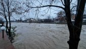 STAGNIRA VODOSTAJ U SLIVU VLASINE: Posledice poplava velike, nastavlja se borba sa prirodnom stihijom