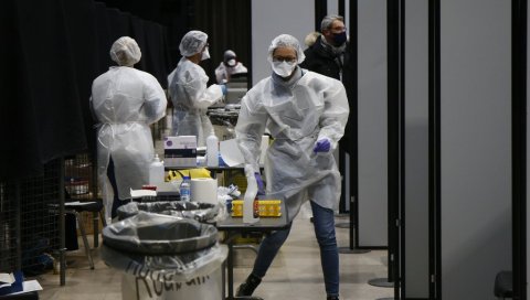 ЗА ЈЕДАН ДАН 25.000 НОВОЗАРАЖЕНИХ: Наставља се борба са епидемијом у Француској, само у петак преминуло 286 пацијената