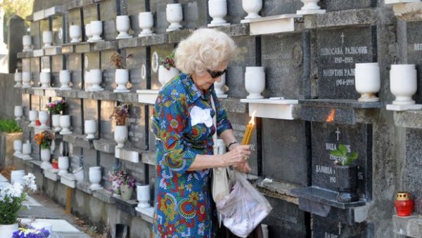 САМО ПО ЖЕЉИ У ВРТ СЕЋАЊА: Током 2020. године уобичајен број кремација у односу на класичне сахране