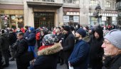 KOSTIĆ DA NAPUSTI ČELO SANU: Protest ispred Akademije zbog izjave predsednika ove institucije o KiM