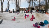 TOP ZA SNEG, MARKO ZA OBUKU: Četvrta godina besplatnog skijanja sankanja u jagodinskom izletištu Potok