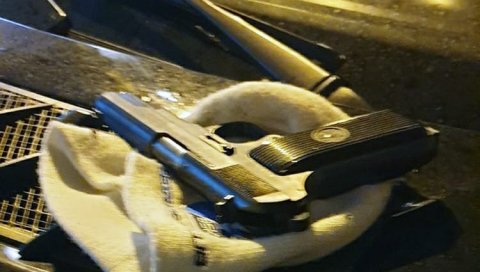 ОВО ЈЕ ПИШТОЉ КОЈИМ ЈЕ ПУЦАНО У ЧУБУРСКОМ ПАРКУ: Полиција ухапсила осуњиченог, одузето му оружје