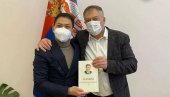 SI OD SINIŠE: Novica Tončev dobio knjigu o kineskom lideru