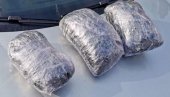 U KOLIMA 2,6 KILOGRAMA MARIHUANE: Novosadska policija uhapsila N.R. (25) iz Kikinde osumnjičenog nelegalnu trgovinu drogom