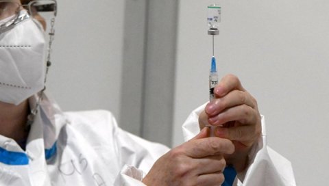 СКАНДАЛ У НЕМАЧКОЈ: Десетине лекара покушало преваром да се вакцинише