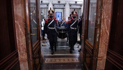 ПОСЛЕ ДУГОГОДИШЊЕ БОРБЕ: Преминуо бивши аргентински председник који је наоружавао Хрвате током рата