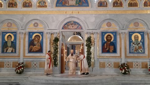 ВАСКРШЊА ЛИТУРГИЈА: Патријарх Порфирије у поноћ служи васкршњу литургију у Храму Светог Саве