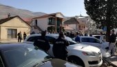 BESNI NA KRIVOKAPIĆA I ABAZOVIĆA: Tenzije u Tuzima - policija zatvara ugostiteljske objekte, Đeljošaj preti otporom naroda