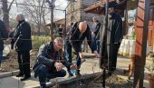 TRI VINOGRADA U KRUŠEVCU: Nastavljeno orezivanje svete loze s Hilandara u Srbiji