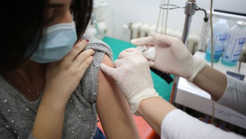 СРБИЈА И ДАЉЕ У ВРХУ: Најновији подаци - првом дозом вакцинисано готово 1,6 милиона грађана