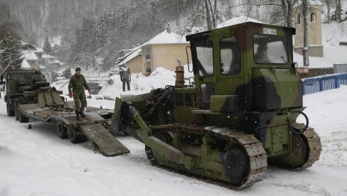 PO NAREĐENJU PREDSEDNIKA VUČIĆA: Vojska Srbije pomaže građanima u otklanjanju posledica obilnih snežnih padavina