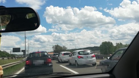 NEOBIČAN PONEDELJAK U BEOGRADU: Saobraćaj mili samo u jednom delu grada, Gazela prohodna