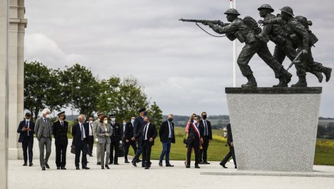РУСИЈА ДОБРОДОШЛА, АЛИ БЕЗ ШЕФА КРЕМЉА: Французи позвали Москву да учествује у обележавању 80 година искрцавања у Нормандији