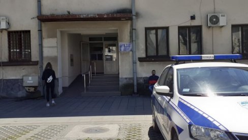 SNIMAK HAPŠENJA POLICAJCA UBICE: U tržnom centru u Tuzli pucao iz pištolja i ubio poznanicu (VIDEO)