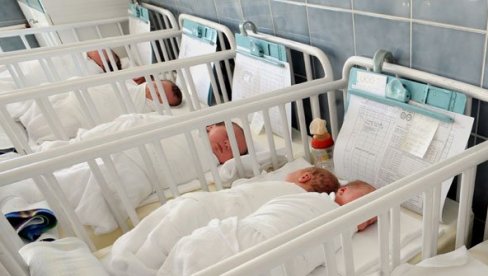 ВИШЕ ДЕЧАКА НЕГО ДЕВОЈЧИЦА: У Србији лане рођено 62.700 беба