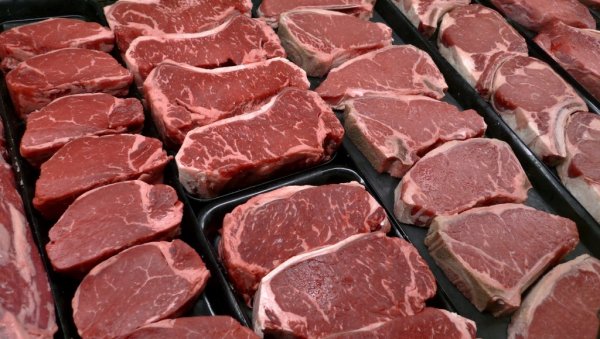 ХАПШЕЊЕ ЗБОГ БРАЗИЛСКЕ ЈУНЕТИНЕ: Код возача из Лебана пронађено 700 kg меса без пратеће документације