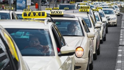 U BEOGRADU OD 8. MAJA - SAMO BELA TAKSI VOZILA: U slučaju da ne sprovedu odluku, taksiste očekuje velika kazna