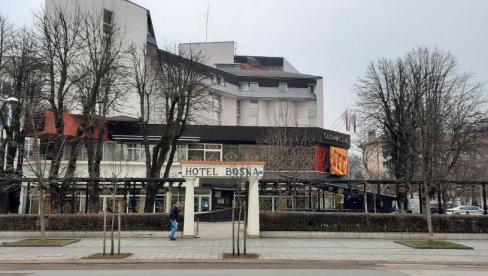 ВАТРА БУКНУЛА У КУХИЊИ: Поново избио пожар у хотелу Босна у Бањалуци, ватрогасци на терену