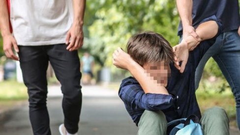 GUBIO JE SVEST, UŠIVALI MU GLAVU I USNU: Dečaka pretukla grupa maloletnika u Belegišu