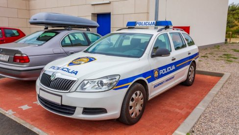 USPEŠNA AKCIJA HRVATSKE POLICIJE: Od mladića na mopedu oduzeli krompir i luk