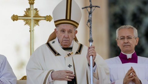КАТОЛИЧКА ЦРКВА ЈЕ ОТВОРЕНА И ЗА ХОМОСЕКСУАЛЦЕ: Папа Фрања одговорио на питање права појединих верника