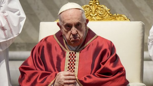 ХРИСТОС ЈЕ НАША БУДУЋНОСТ: Папа Фрања стиже у Мађарску како би се више приближио верницима