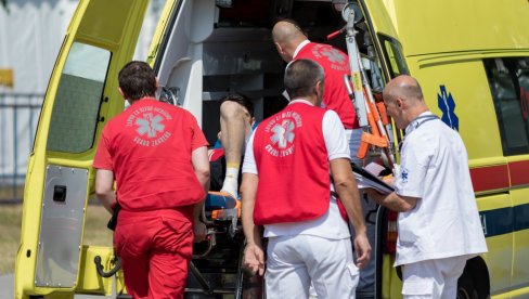 ДРАМА НА БРАЧУ: Туриста пао са ограде, са тешким повредама хеликоптером превезен у болницу