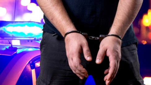 TEŠKO PORODIČNO NASILJE U ODŽACIMA: Prebio devojku, policija mu našla spid, marihuanu i lekove