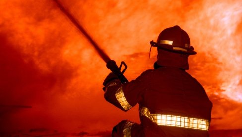 ВАТРЕНА БУКТИЊА У СЕВЕРНОЈ МАКЕДОНИЈИ: Велики пожар захватио 500 хектара шуме