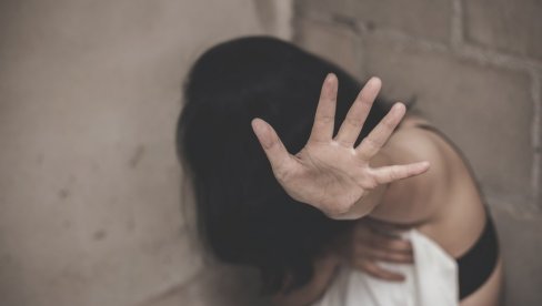 UŽAS KOD SLATINE: Političar (33) silovao devojčicu (14), ona od straha izgubila svest