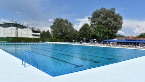 VELIKI BROJ BEOGRAĐANA UVELIKO KORISTI ZNAČAJNE POGODNOSTI: Kartice za bazen i GSP ima 170.000 sugrađana