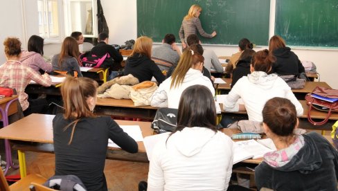 OD PONEDELJKA U KLUPAMA: Završava se zimski raspust za školarce u Vojvodini