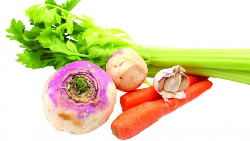 TANJIR PUN VITAMINA: U salati, čorbi, ili uz meso, korenasto povrće idealno je protiv virusa