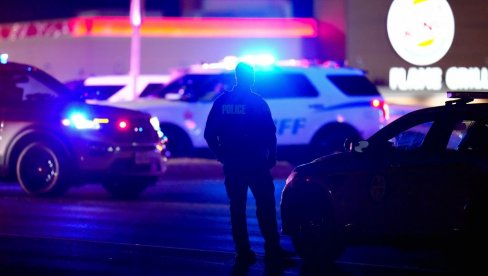 PUCNJAVA U SAD: Jedna osoba poginula, četiri povređene u tržnom centru u Vilovbruku