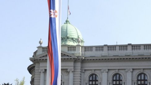 ЗАСТАВЕ НА ПОЛА КОПЉА: Дан жалости у Србији због трагичних догађаја на КиМ