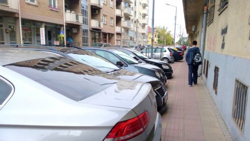 DODATNA PARKING MESTA NA VOŽDOVCU: Ekipe Beograd puta prave dodatni prostor za automobile