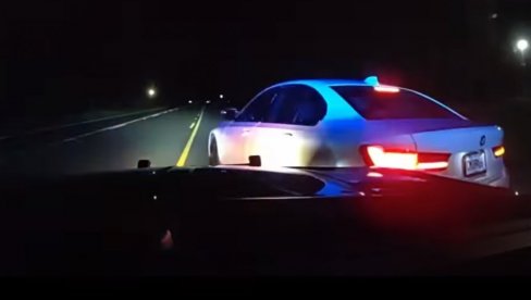 NEVEROVATAN SNIMAK POLICIJSKE POTERE: Zaustavili bahatog vozača BMV, on viknuo - Zovite moju mamu (VIDEO)