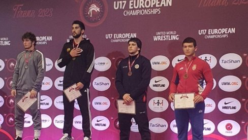 BRONZANI STEVAN KOJIĆ: Mladi rvač iz Zrenjanina osvojio treće mesto na Evropskom šampionatu za kadete u Tirani  (FOTO)