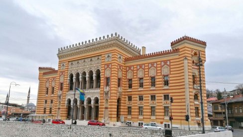 САМО СРБИ КАЉАЈУ ВЕЋНИЦУ: Градоначелница Сарајева забранила пројекције на фасади градске куће, са изузецима