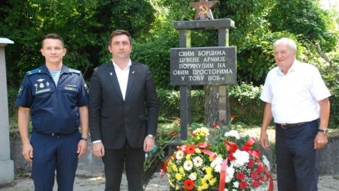 ЖИВОТЕ ДАЛИ ЗА СЛОБОДУ СРБА: У Рачи код Бијељине откривен споменик Црвенармејцима