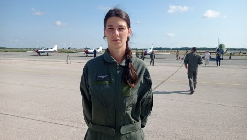 IZ LABORATORIJE U KOKPIT BORBENOG AVIONA: Novosti u Batajnici sa diplomcima-civilima koji se školuju za vojne pilote