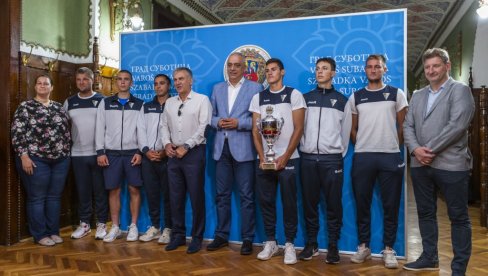 POVODOM NEDAVNO OSVOJENE TITULE: Gradonačelnik Stevan Bakić primio predstavnike Tenis kluba Spartak