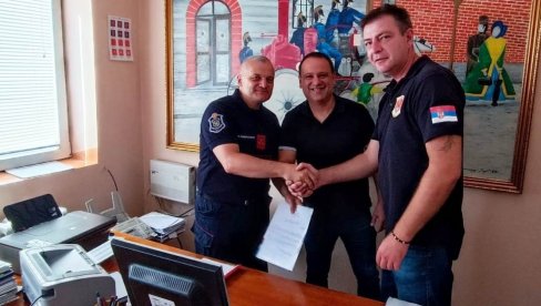 ZA VELIKO ANGAŽOVANJE U NEDAVNIM POPLAVAMA: Priznanje za Dobrovoljno vatrogasno društvo u Paraćinu