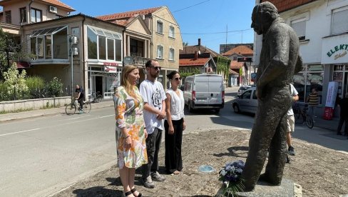 ZAJEČAR U SLAVU VELIKANA GLUME: Obeležena godišnjica smrti Zorana Radmilovića